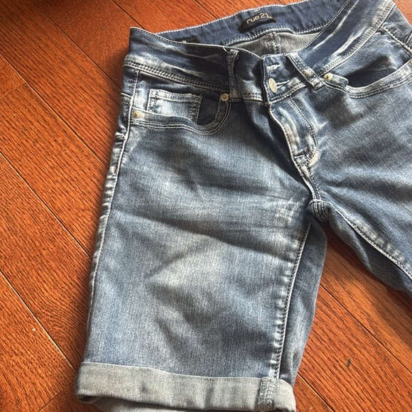 Rue21 Women's Blue Denim Shorts - Picture 4 of 6